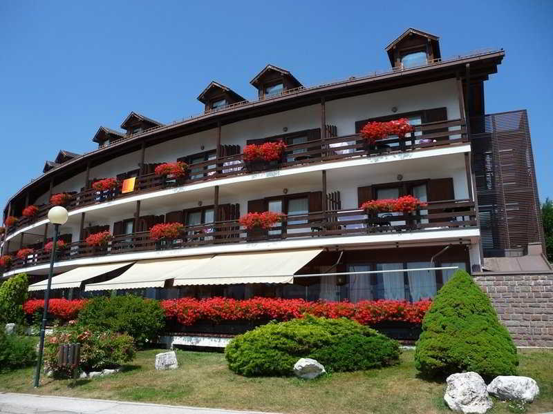 Hotel Resort Veronza Cavalese Eksteriør bilde